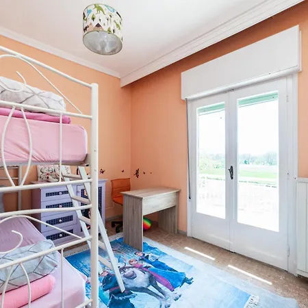 Elena's House Polistilon