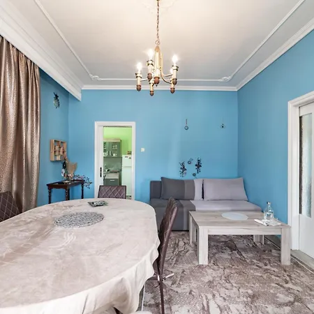 Elena's House شقة