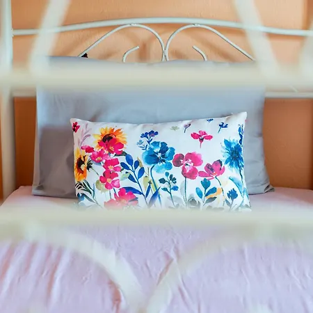 Elena's House Apartmán *