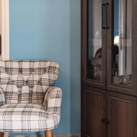 Elena's House Polistilon